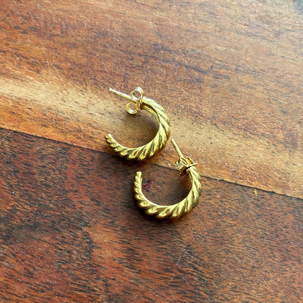 Mejuri croissant vermeil hoops